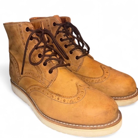 The Frye Co. Men\'s Arkansas Leather Wingtip Wedge Boots Tan Vibram Sole Sz 11.5